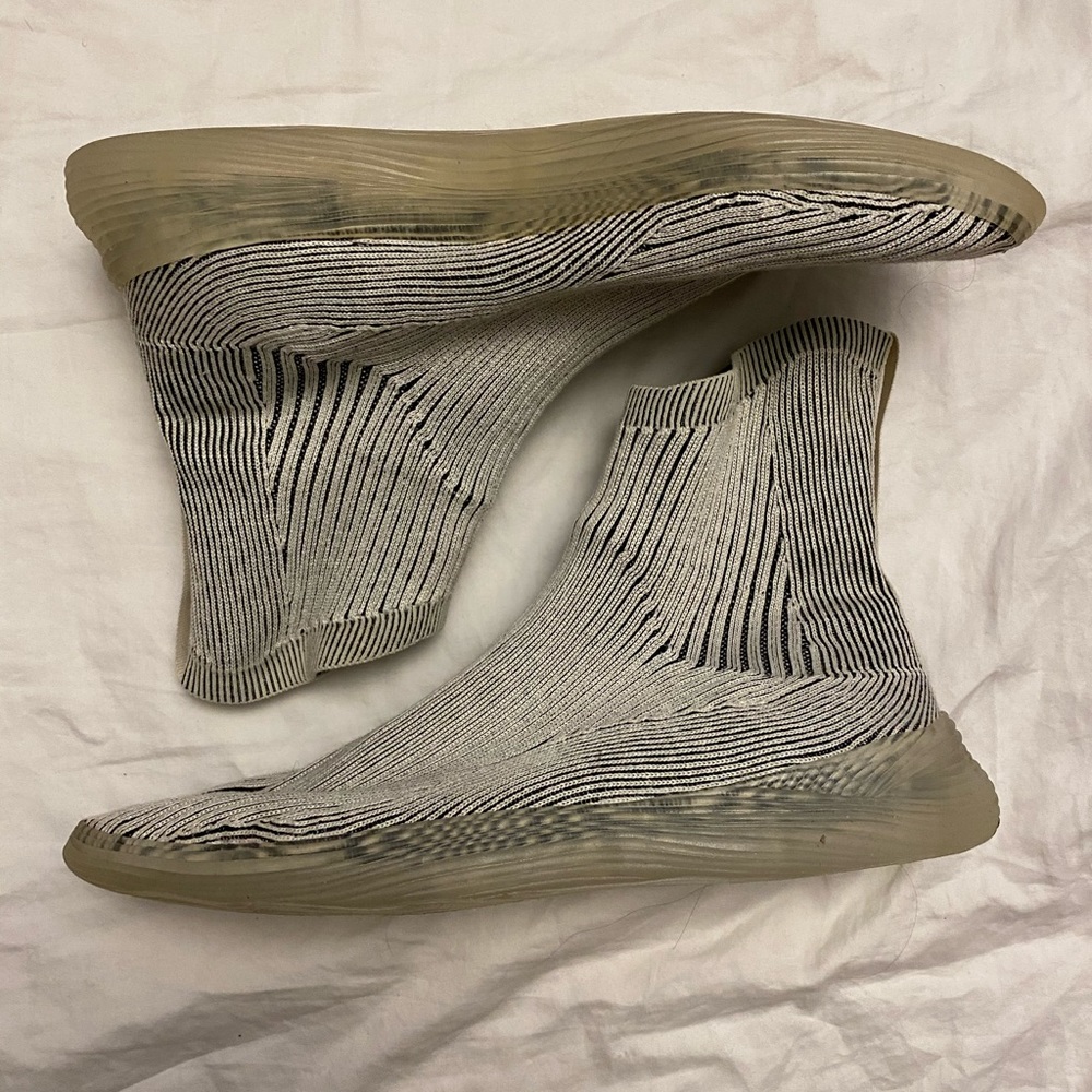 iLYSM Tabi Split Toe Sneakers “Dust Stripe” Slip On Shoes size Men's 9 / W 10.5